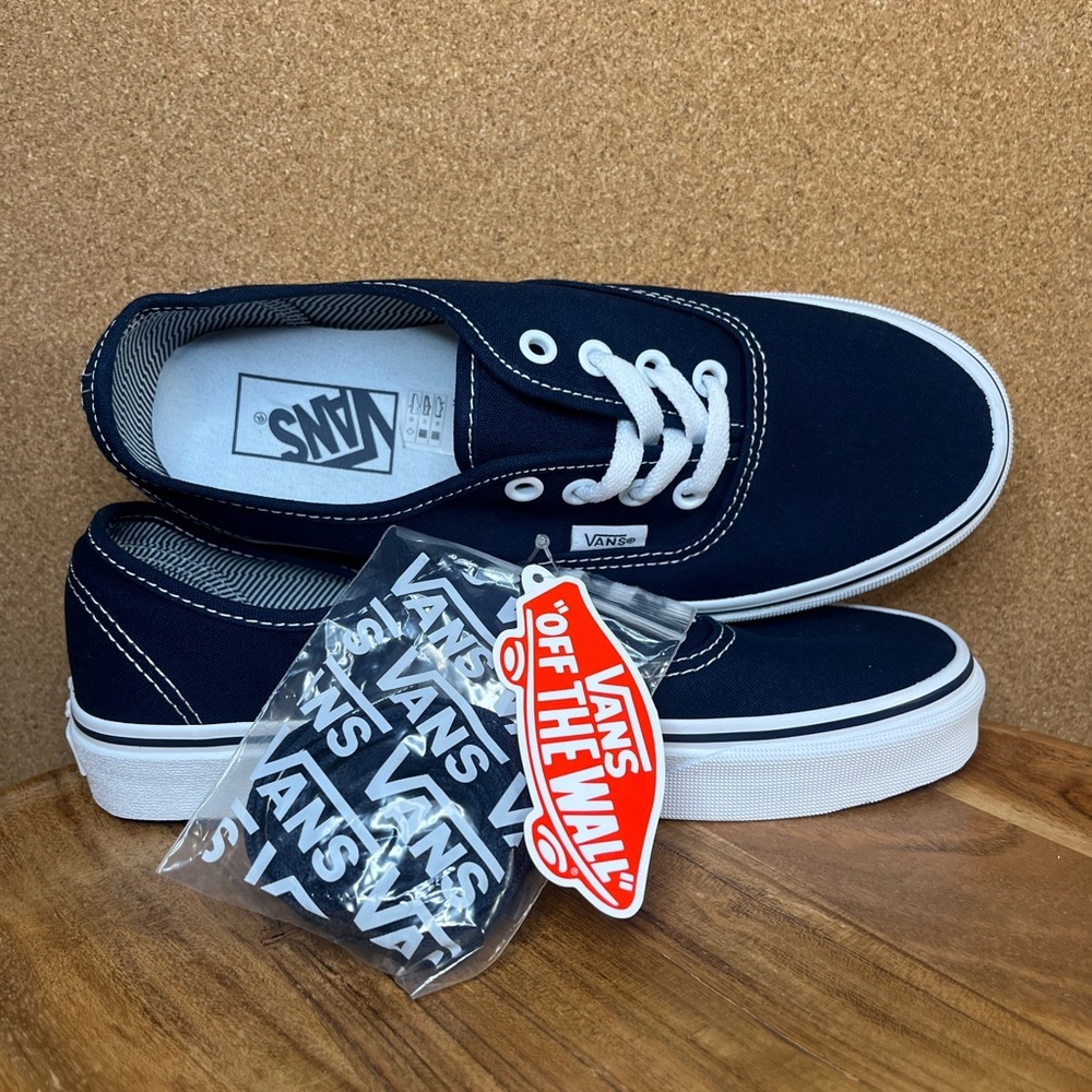 Vans
Classic
Brand new - Picture 2 of 8